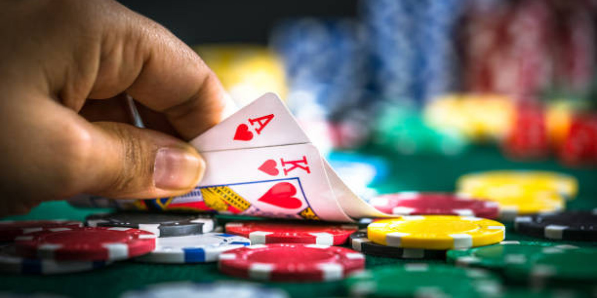The Rise of Live Dealer Games: How Technology is Transforming the Online Casino Experience
