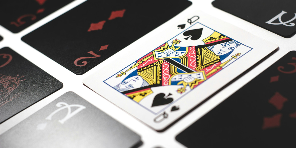 The Rise of Mobile Gaming: Adapting Online Casinos for the Handheld Experience in 2026